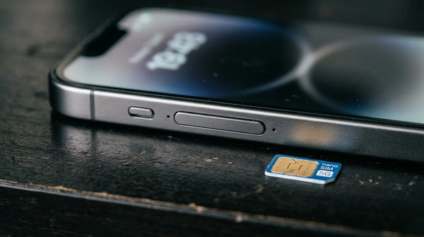 Traveling Before vs After eSIM: How It Actually Changes Your Trip